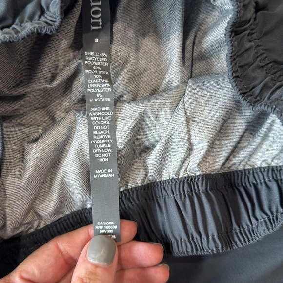 Vuori Lined Short - Picture 3 of 3